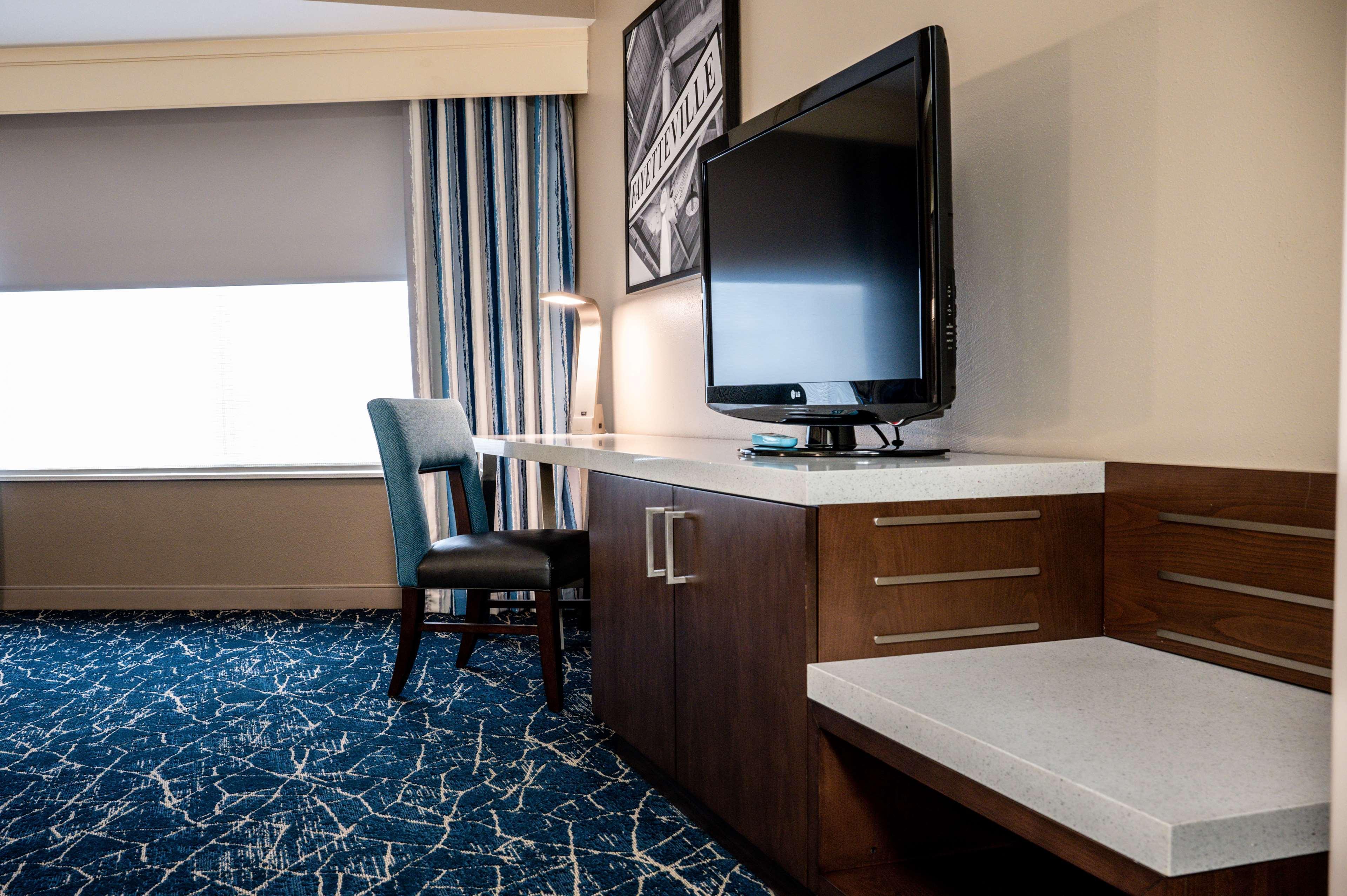 Hilton Garden Inn Fayetteville/Fort Bragg Exterior foto
