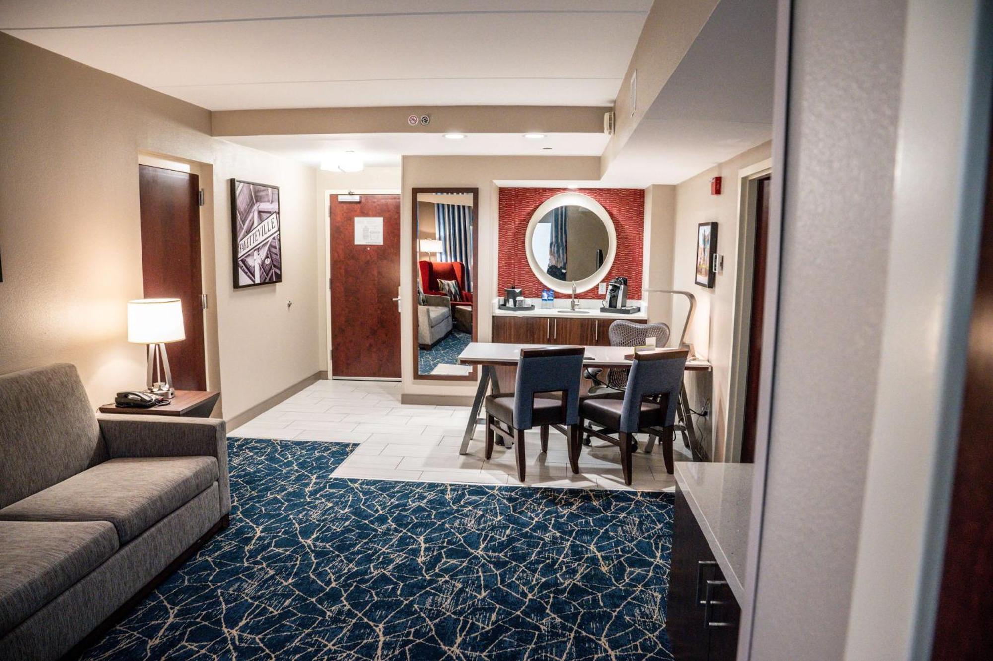 Hilton Garden Inn Fayetteville/Fort Bragg Exterior foto